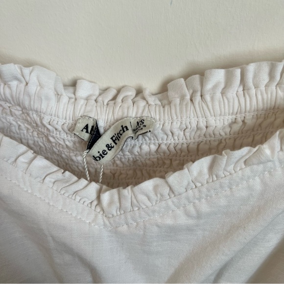NWOT Abercrombie & Fitch Short Sleeve Smocked Waist Top - Picture 2 of 11